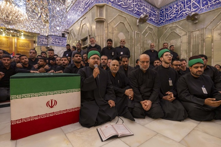 تشییع پیکر خانواده رهبر شهید در حرم حضرت ابوالفضل العباس(علیه السلام)