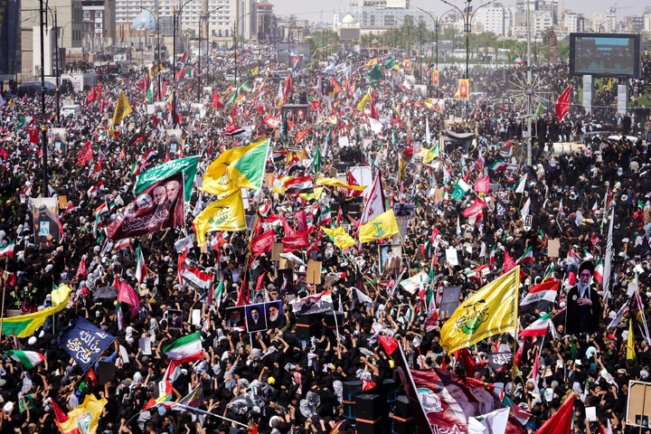 تشییع باشکوه رهبر شهید انقلاب در نجف اشرف