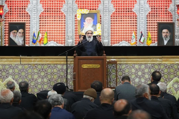 خون رهبر شهید طومار استکبار را در هم خواهد پیچید