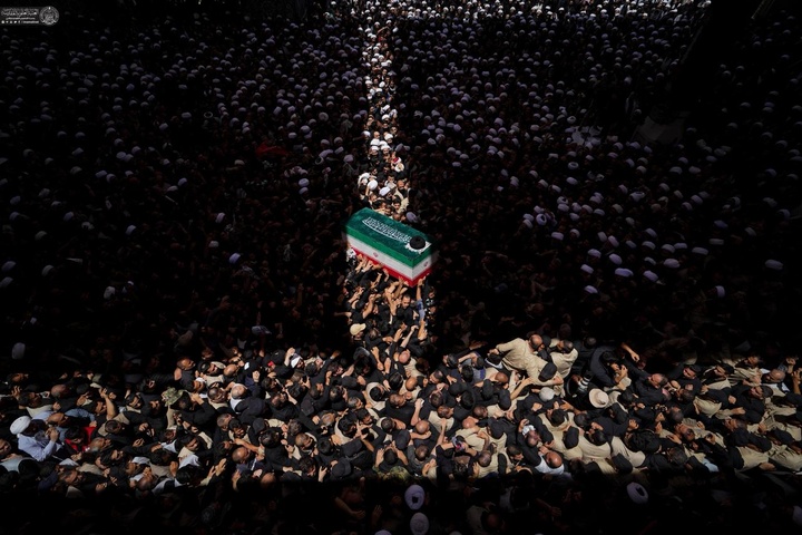 وداع عاشقان با پیکر مطهر رهبر شهید انقلاب در حریم علوی