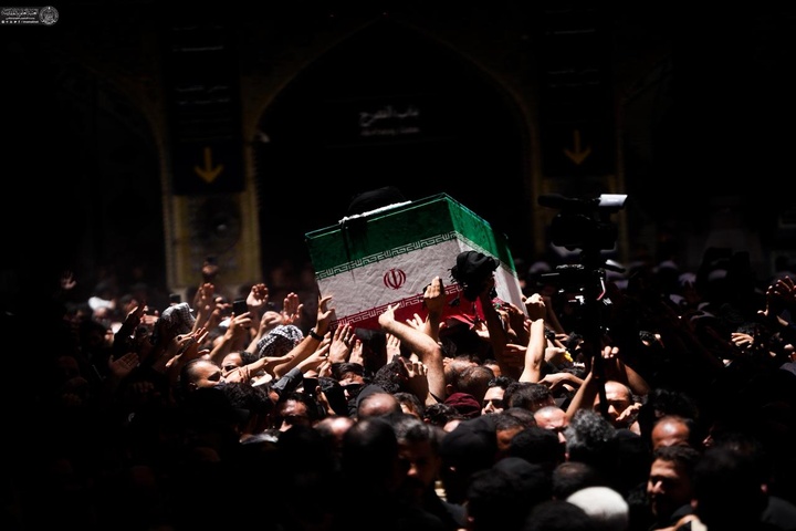 وداع عاشقان با پیکر مطهر رهبر شهید انقلاب در حریم علوی