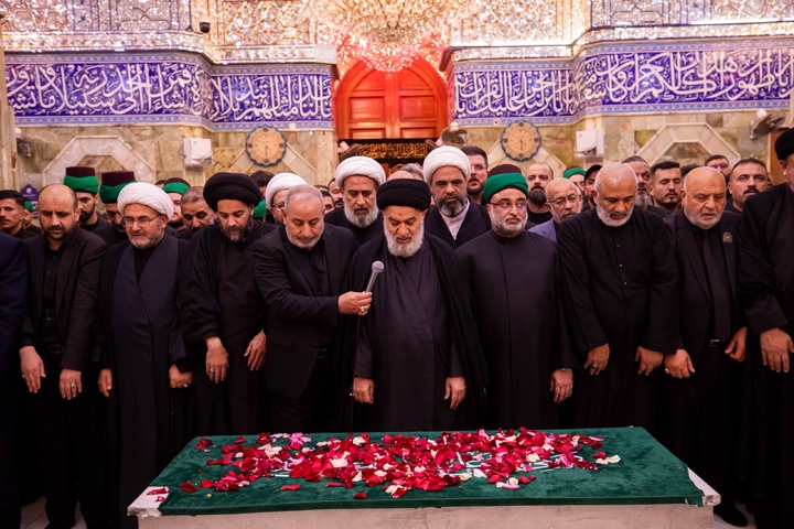 وداع باشکوه عاشقان با پیکر مطهر رهبر شهید انقلاب در کربلای معلی