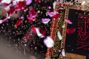 تشییع پیکر رهبر شهید در حرم حضرت ابوالفضل العباس(علیه السلام)