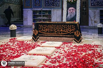 اشک و ارادت در نخستین شب زیارت مرقد رهبر شهید