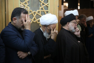 بزرگداشت رهبر شهید انقلاب از سوی قوای سه‌گانه در حرم بانوی کرامت