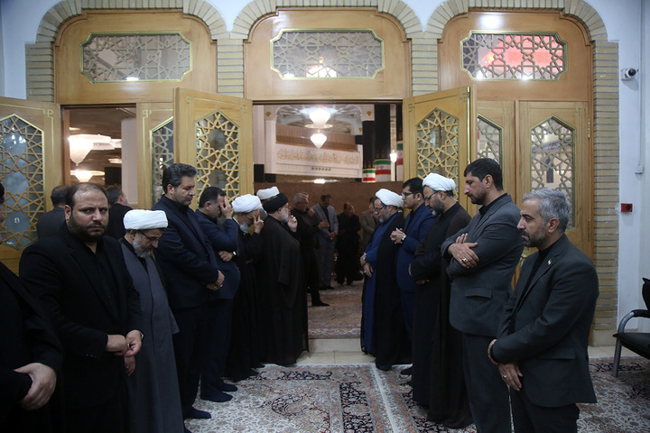 بزرگداشت رهبر شهید انقلاب از سوی قوای سه‌گانه در حرم بانوی کرامت