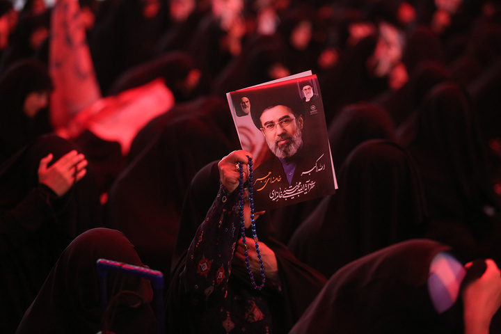 عزاداری بانوان فاطمی در سوگ رهبر شهید ایران