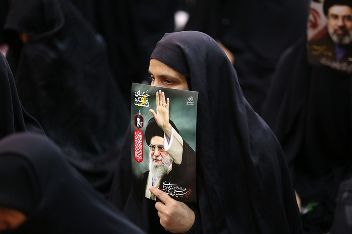 عزاداری بانوان فاطمی در سوگ رهبر شهید ایران