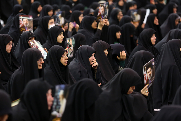 عزاداری بانوان فاطمی در سوگ رهبر شهید ایران