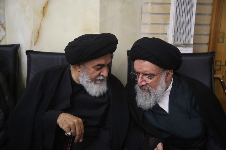 بزرگداشت رهبر شهید از سوی آیت‌الله مکارم شیرازی در حرم مطهر