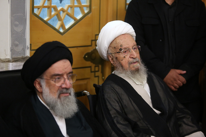 بزرگداشت رهبر شهید از سوی آیت‌الله مکارم شیرازی در حرم مطهر