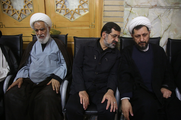 بزرگداشت رهبر شهید از سوی آیت‌الله مکارم شیرازی در حرم مطهر
