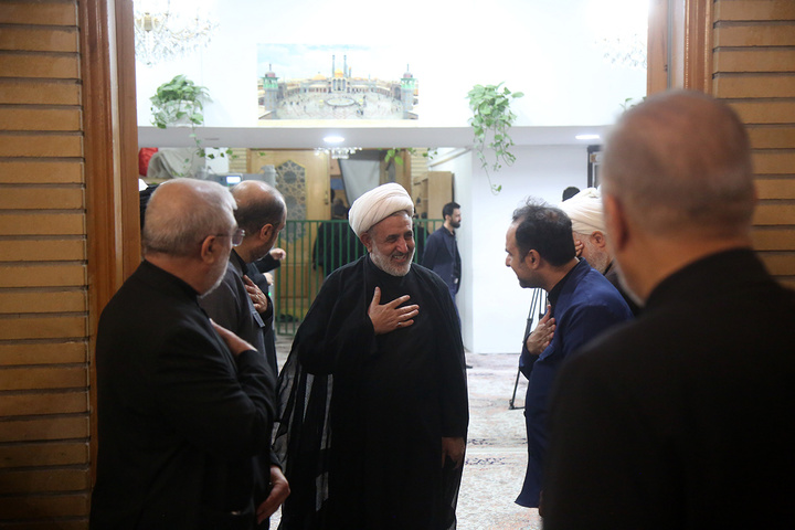 بزرگداشت رهبر شهید از سوی آیت‌الله مکارم شیرازی در حرم مطهر