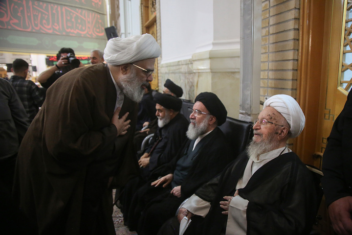 بزرگداشت رهبر شهید از سوی آیت‌الله مکارم شیرازی در حرم مطهر