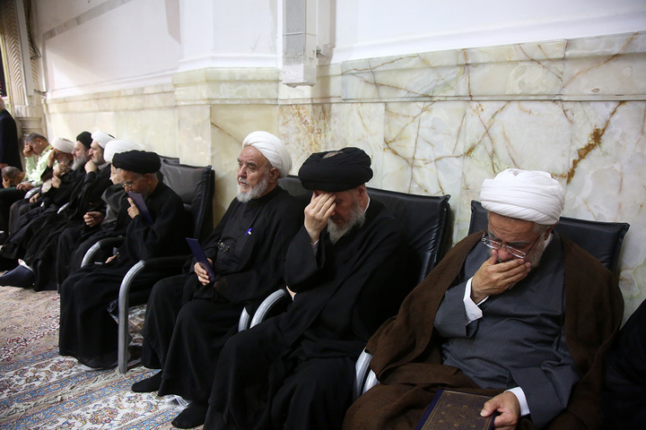 بزرگداشت رهبر شهید از سوی آیت‌الله مکارم شیرازی در حرم مطهر
