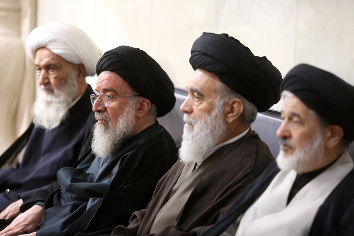 بزرگداشت رهبر شهید از سوی آیت‌الله سبحانی در حرم بانوی کرامت