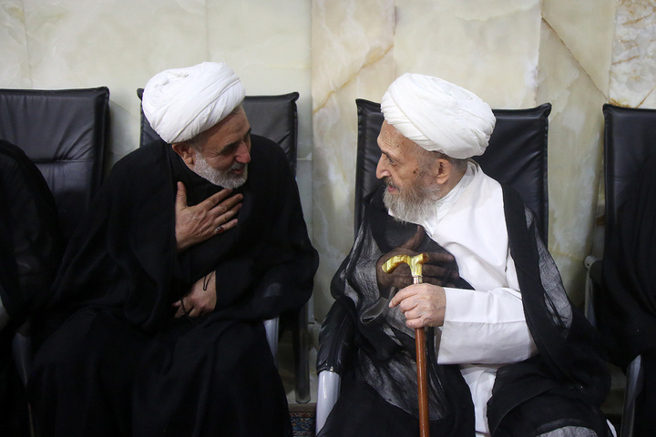 بزرگداشت رهبر شهید از سوی آیت‌الله سبحانی در حرم بانوی کرامت