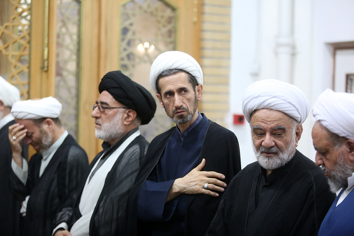بزرگداشت رهبر شهید از سوی آیت‌الله سبحانی در حرم بانوی کرامت