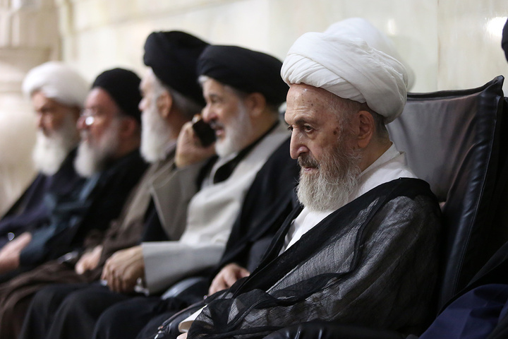 بزرگداشت رهبر شهید از سوی آیت‌الله سبحانی در حرم بانوی کرامت