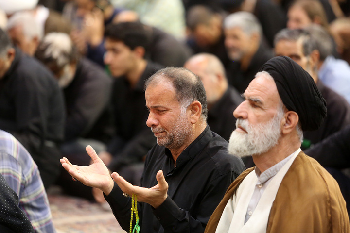 بزرگداشت رهبر شهید از سوی آیت‌الله سبحانی در حرم بانوی کرامت