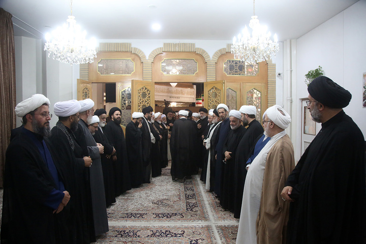 بزرگداشت رهبر شهید از سوی آیت‌الله سبحانی در حرم بانوی کرامت