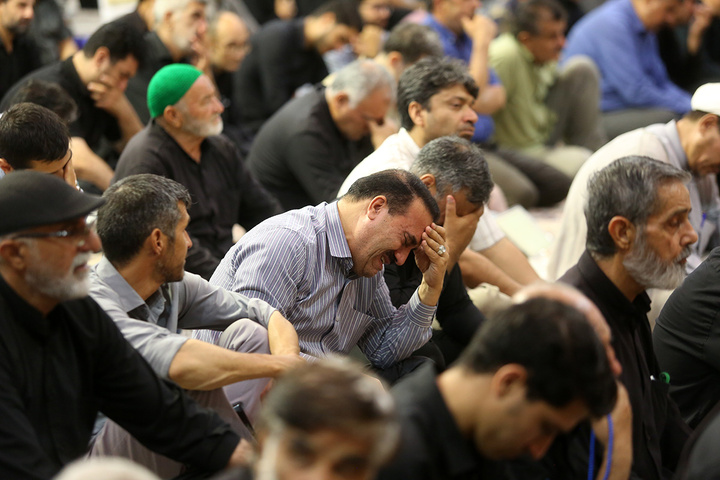 بزرگداشت رهبر شهید از سوی آیت‌الله سبحانی در حرم بانوی کرامت