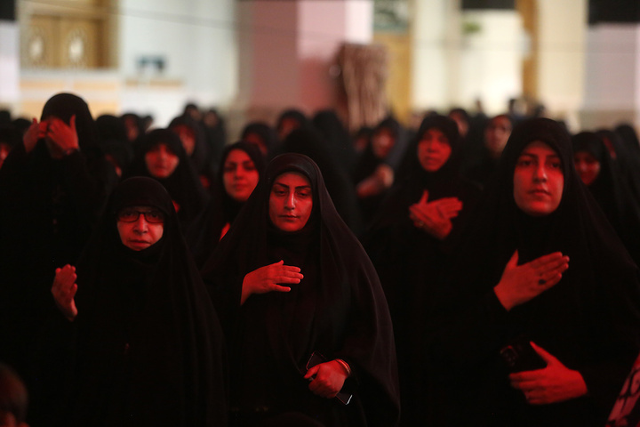 عزاداری زائران حرم بانوی کرامت در سوگ پیامبر اکرم(ص) و امام حسن مجتبی(ع)