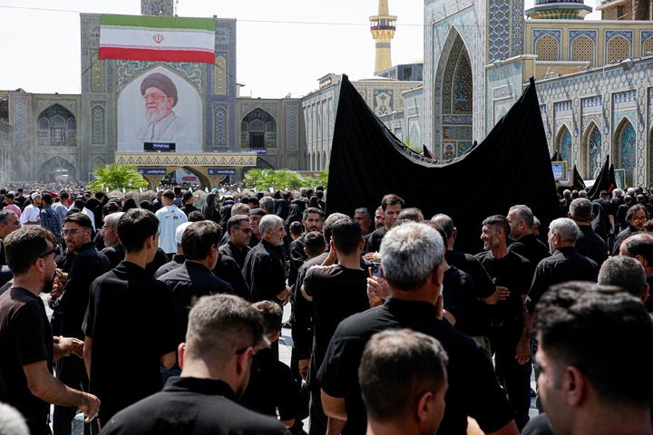 حرم مطهر رضوی در روز شهادت پیامبر اکرم و امام حسن مجتبی علیهم‌السلام
