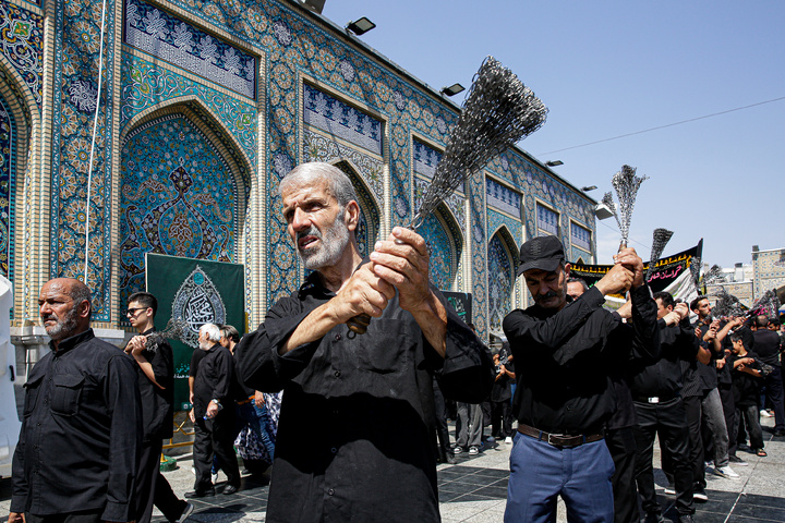حرم مطهر رضوی در روز شهادت پیامبر اکرم و امام حسن مجتبی علیهم‌السلام