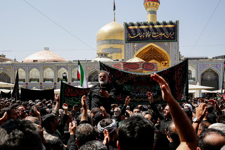 حرم مطهر رضوی در روز شهادت پیامبر اکرم و امام حسن مجتبی علیهم‌السلام