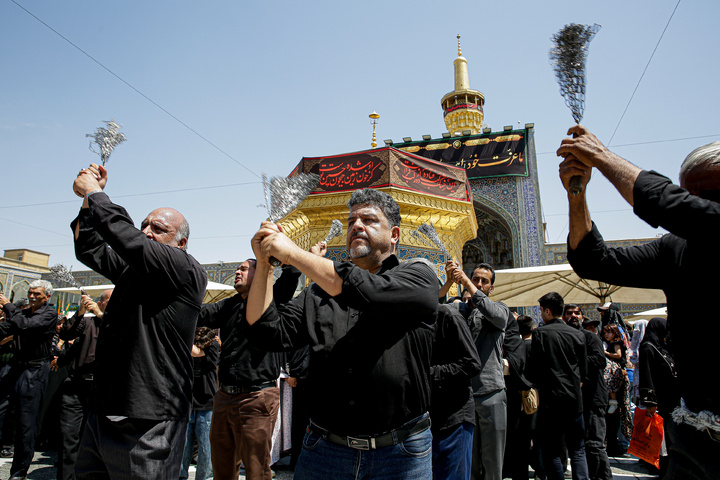 حرم مطهر رضوی در روز شهادت پیامبر اکرم و امام حسن مجتبی علیهم‌السلام