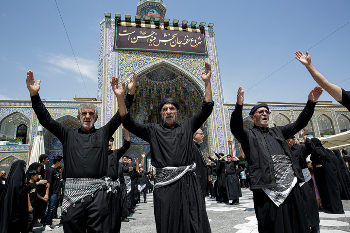حرم مطهر رضوی در روز شهادت پیامبر اکرم و امام حسن مجتبی علیهم‌السلام