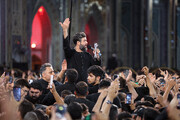 مراسم چهارپایه خوانی در حرم مطهر رضوی شب شهادت امام رضا علیه‌السلام