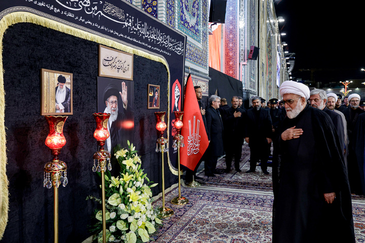 آیین خطبه‌خوانی شب شهادت امام رضا علیه‌السلام در حرم مطهر رضوی