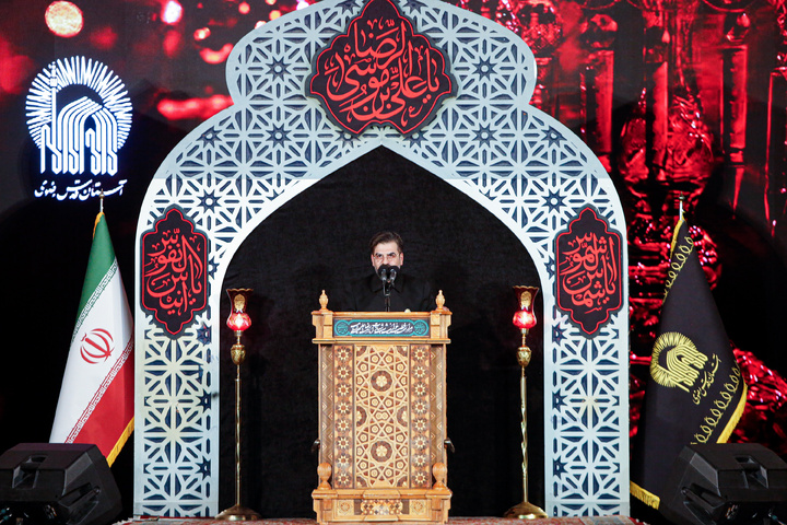 آیین خطبه‌خوانی شب شهادت امام رضا علیه‌السلام در حرم مطهر رضوی