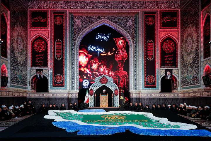 آیین خطبه‌خوانی شب شهادت امام رضا علیه‌السلام در حرم مطهر رضوی