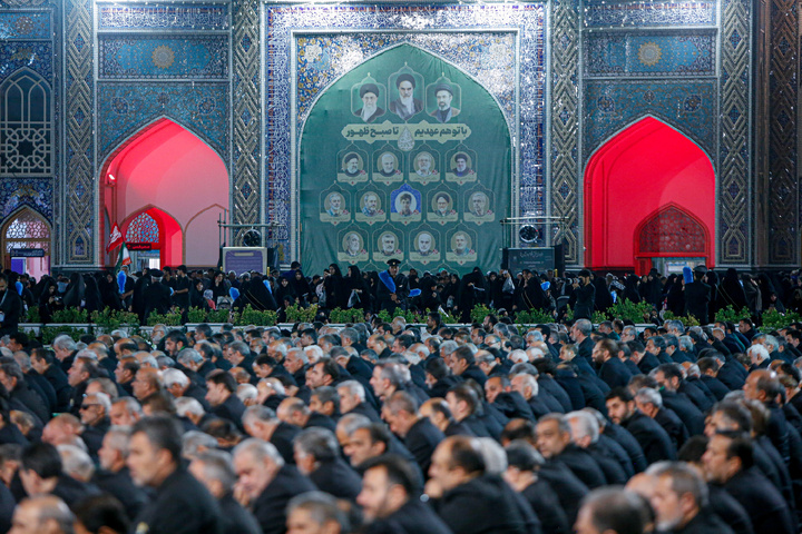آیین خطبه‌خوانی شب شهادت امام رضا علیه‌السلام در حرم مطهر رضوی