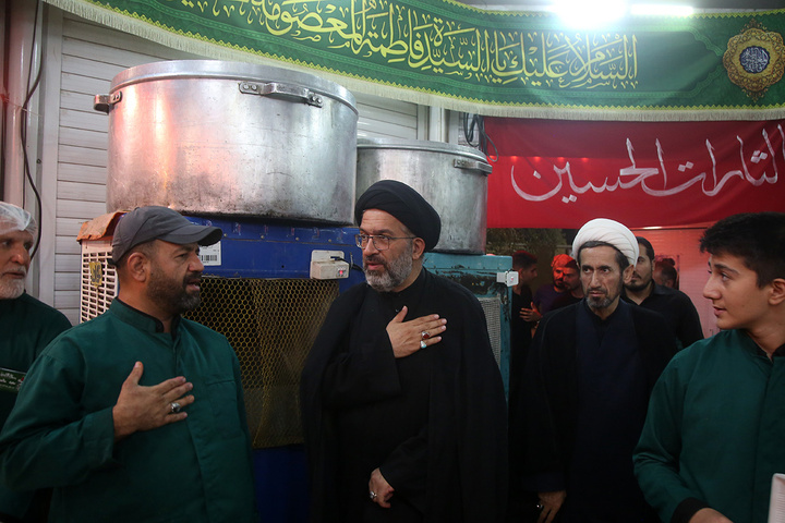 بازدید معاون فرهنگی و مدیرعالی حرم حضرت معصومه (س) از خدمت‌رسانی مواکب به زائران