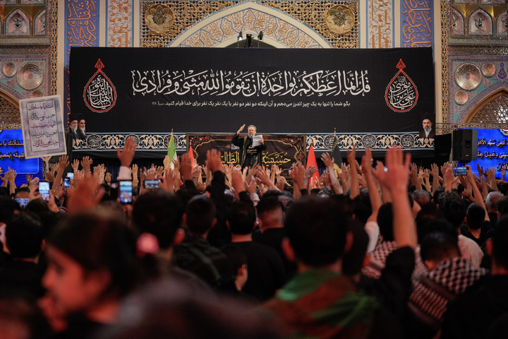 مراسم عزاداری شب شهادت امام رضا(ع) در حرم مطهر رضوی