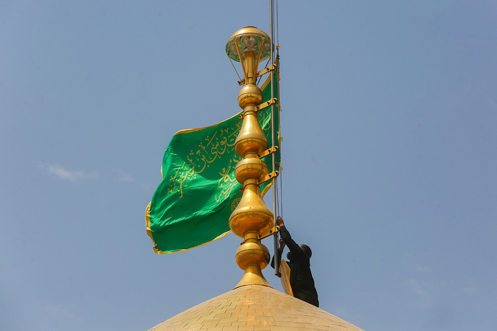 پرچم گنبد منور بانوی کرامت سبز شد