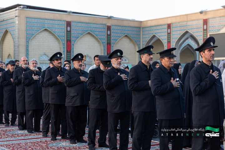 آیین تعویض پرچم گنبد و پوش ضریح مطهر رضوی