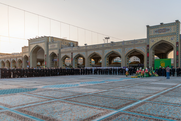 آیین تعویض پرچم گنبد و پوش ضریح مطهر رضوی