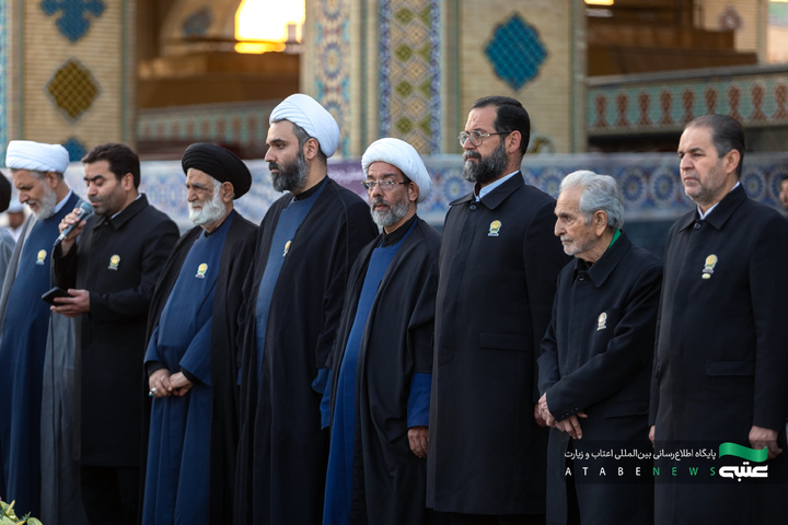 آیین تعویض پرچم گنبد و پوش ضریح مطهر رضوی
