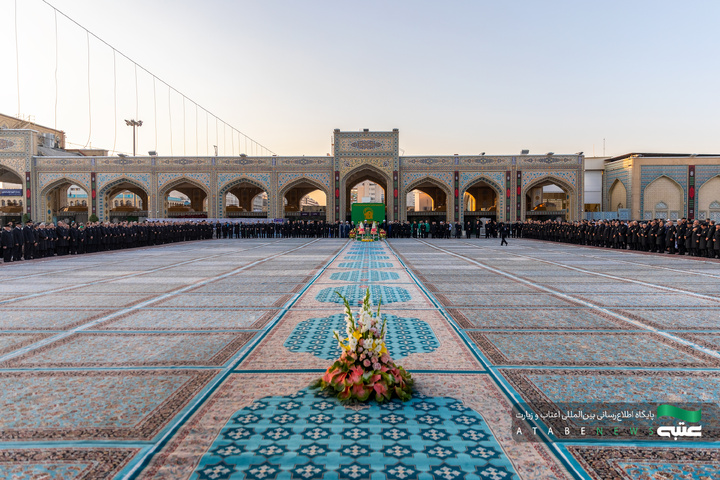 آیین تعویض پرچم گنبد و پوش ضریح مطهر رضوی