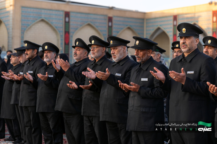 آیین تعویض پرچم گنبد و پوش ضریح مطهر رضوی