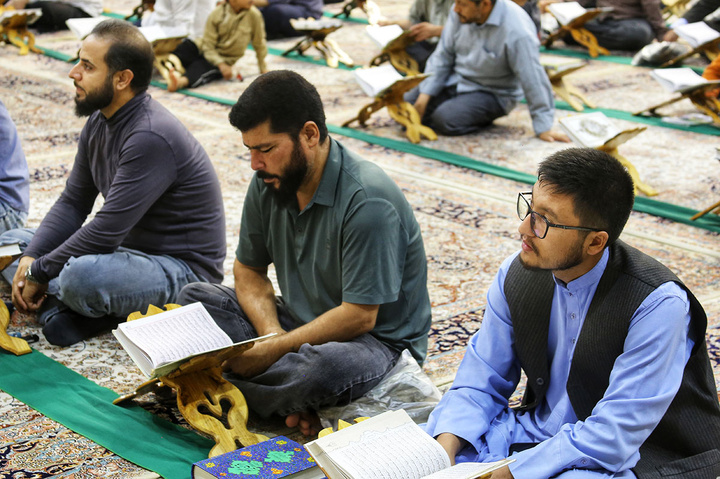 نخستین کرسی تلاوت فاطمی ماه ربیع‌الاول در حرم بانوی کرامت برگزار شد