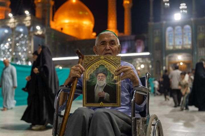 یاد رهبر شهید هنوز در دل ها جاریست