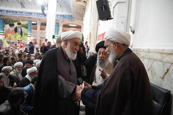 سنگ تمام مردم قم در بزرگداشت چهلمین روز تدفین آقای شهید ایران