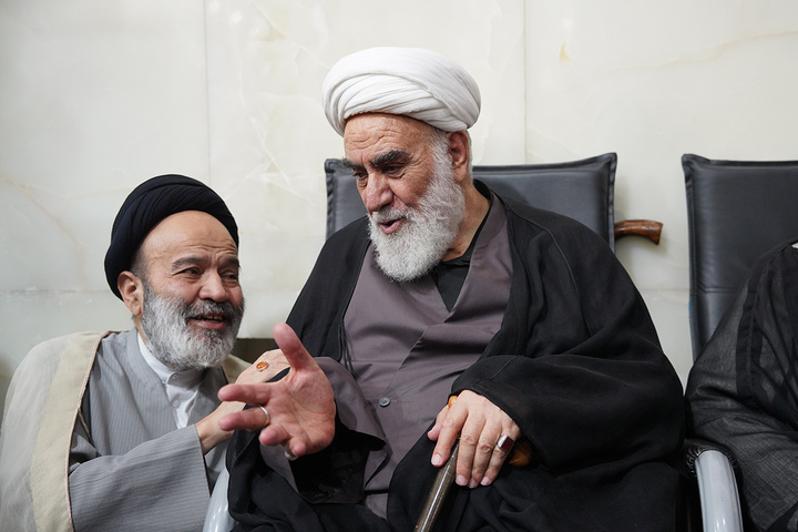 سنگ تمام مردم قم در بزرگداشت چهلمین روز تدفین آقای شهید ایران