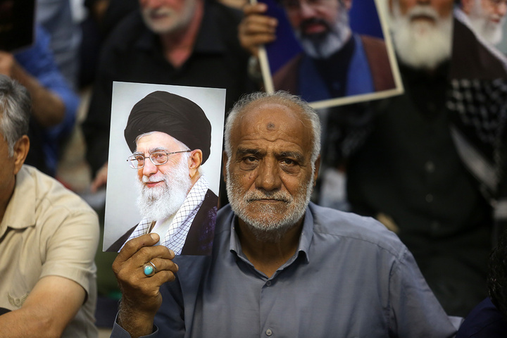 سنگ تمام مردم قم در بزرگداشت چهلمین روز تدفین آقای شهید ایران